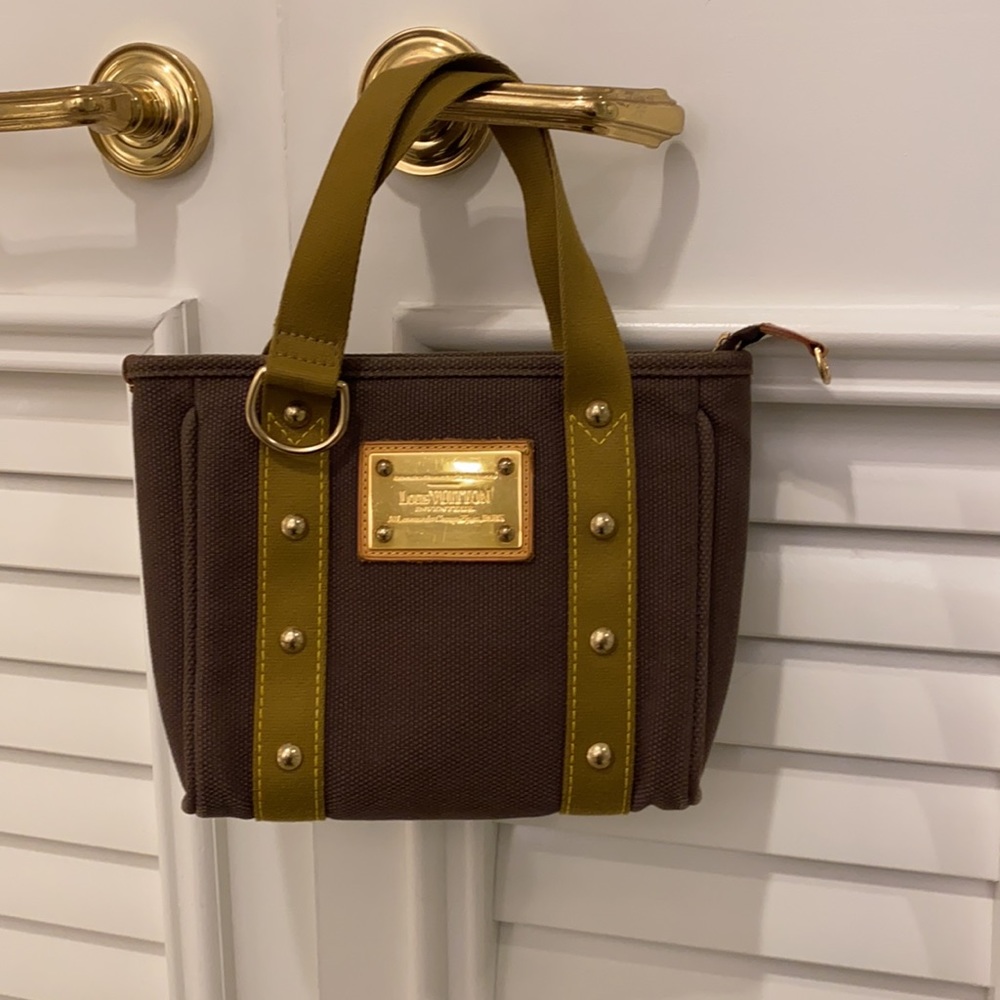Louis Vuitton mini tote bag